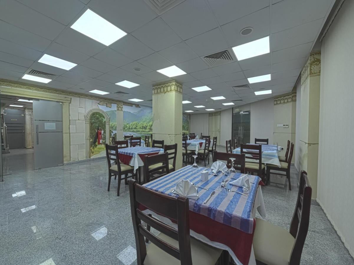 Oyo116铂金公寓酒店 锡卜 外观 照片