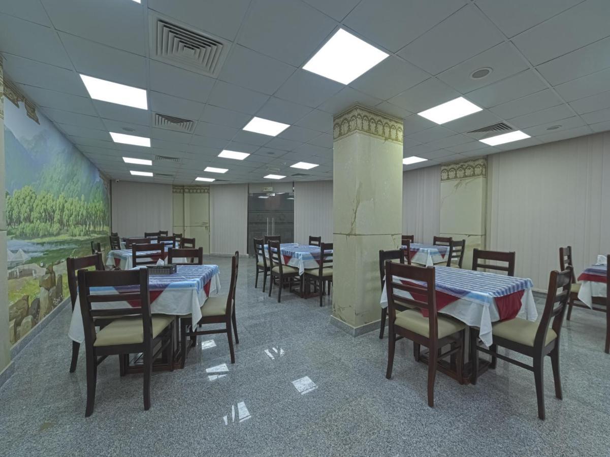 Oyo116铂金公寓酒店 锡卜 外观 照片