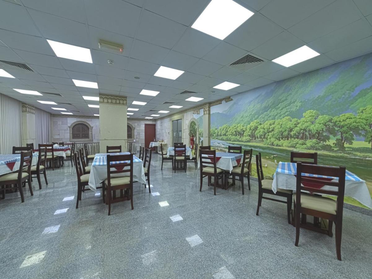 Oyo116铂金公寓酒店 锡卜 外观 照片